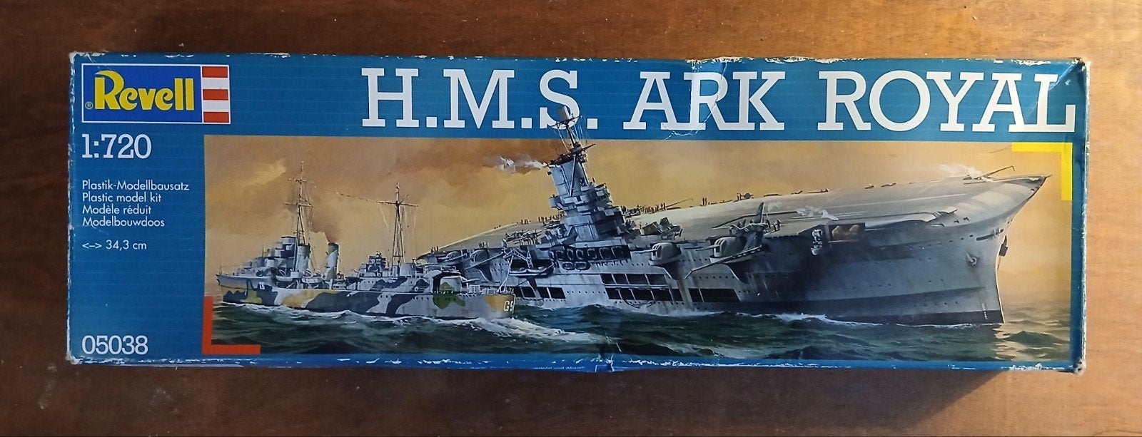 Revell Ark Royal met destroyer 1/720, Ophalen of Verzenden, Zo goed als nieuw, Revell