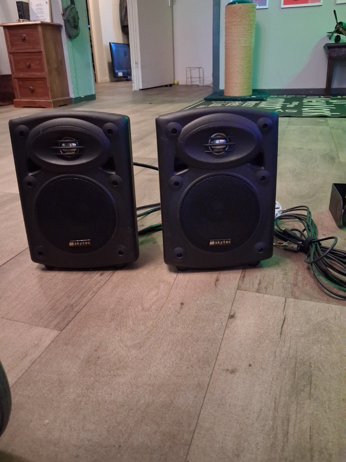 Skytec actieve speakerset met muurbeugels, Audio, Tv en Foto, Luidsprekers, Overige merken, Stereo speakers, Gebruikt, AUX-ingang