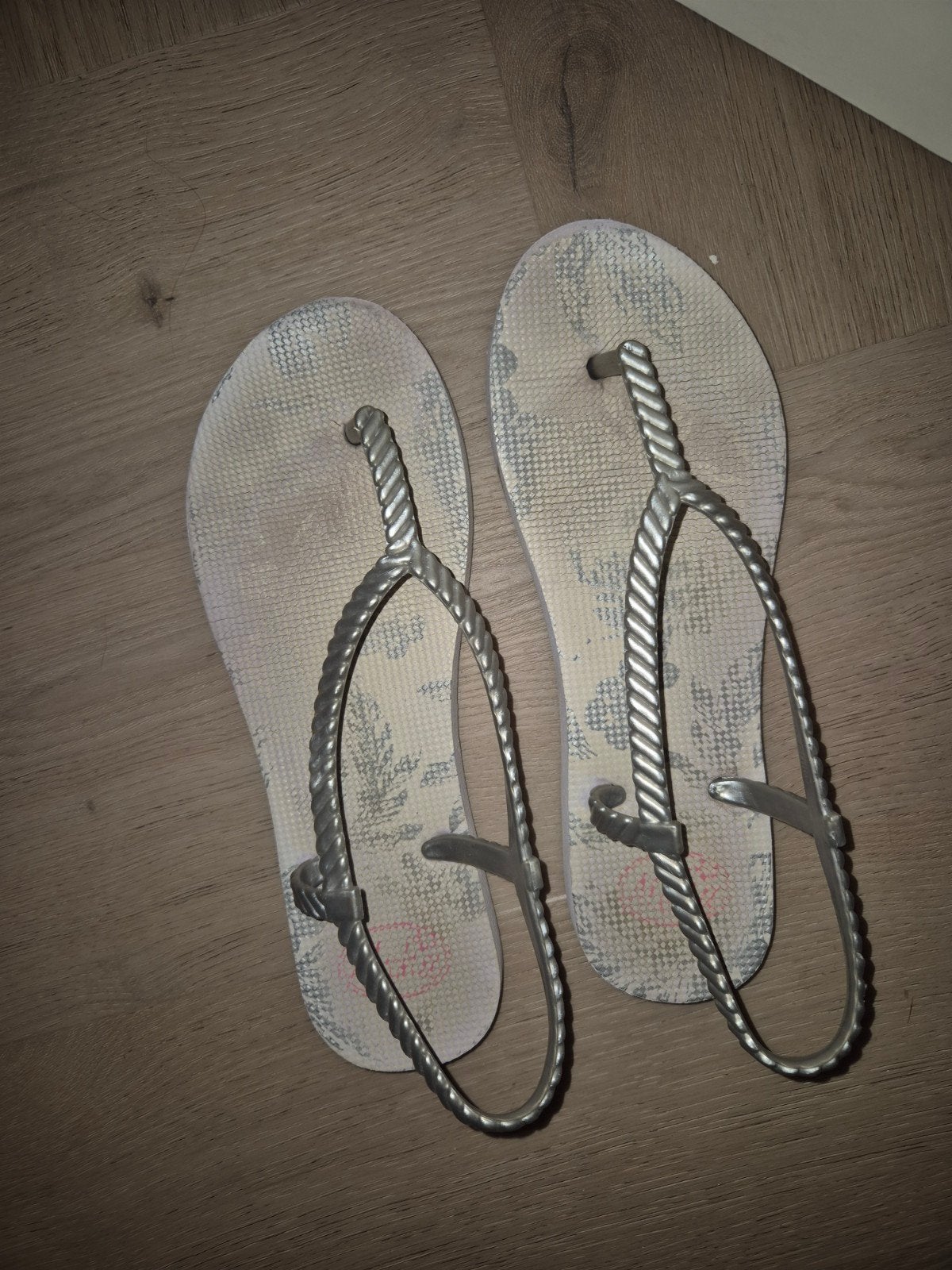 Zilveren slippers met patroon, Slippers, Overige kleuren, New Yorker, Ophalen of Verzenden