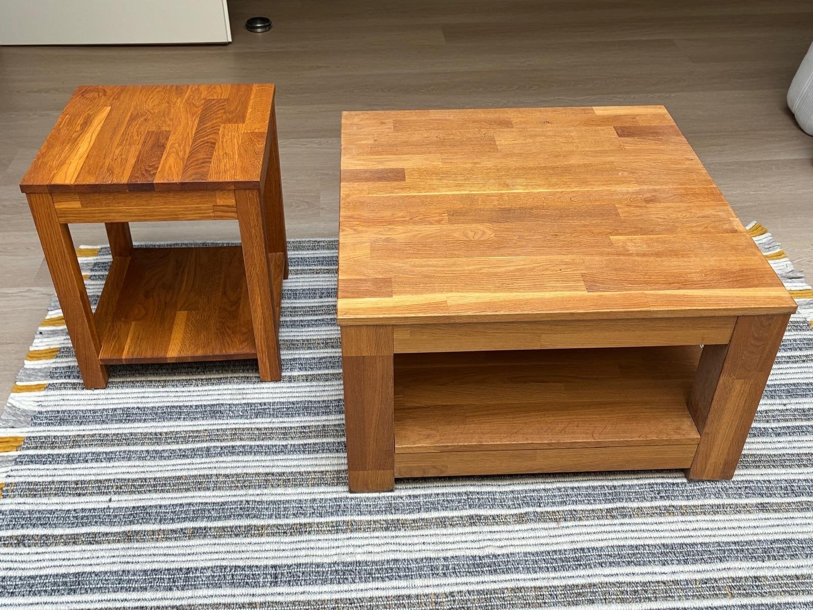 Set van 2 massief eiken salontafels/bijzettafels, 45 tot 60 cm, Vierkant, Zo goed als nieuw, Hout