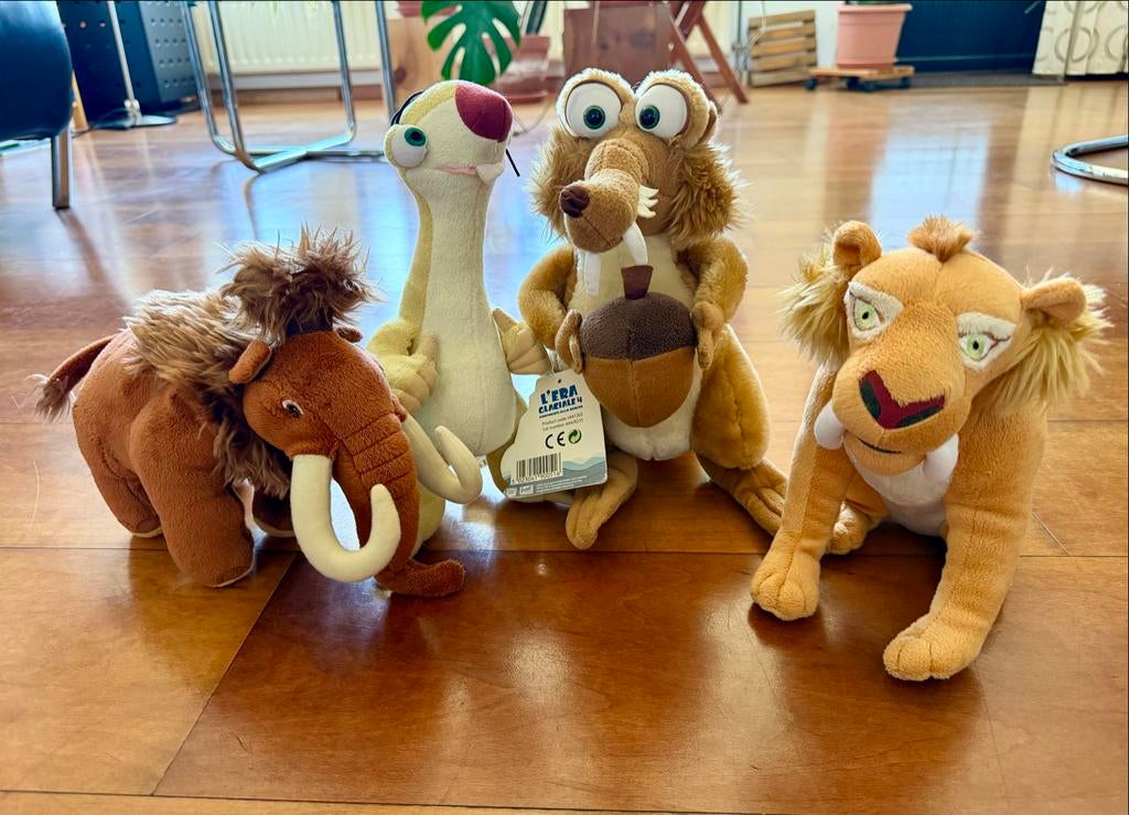 Vier Ice Age knuffels: Sid, Scrat, Manny en Diego, Gebruikt, Overige merken, Overige typen, Middelgroot (20 tot 80 cm)