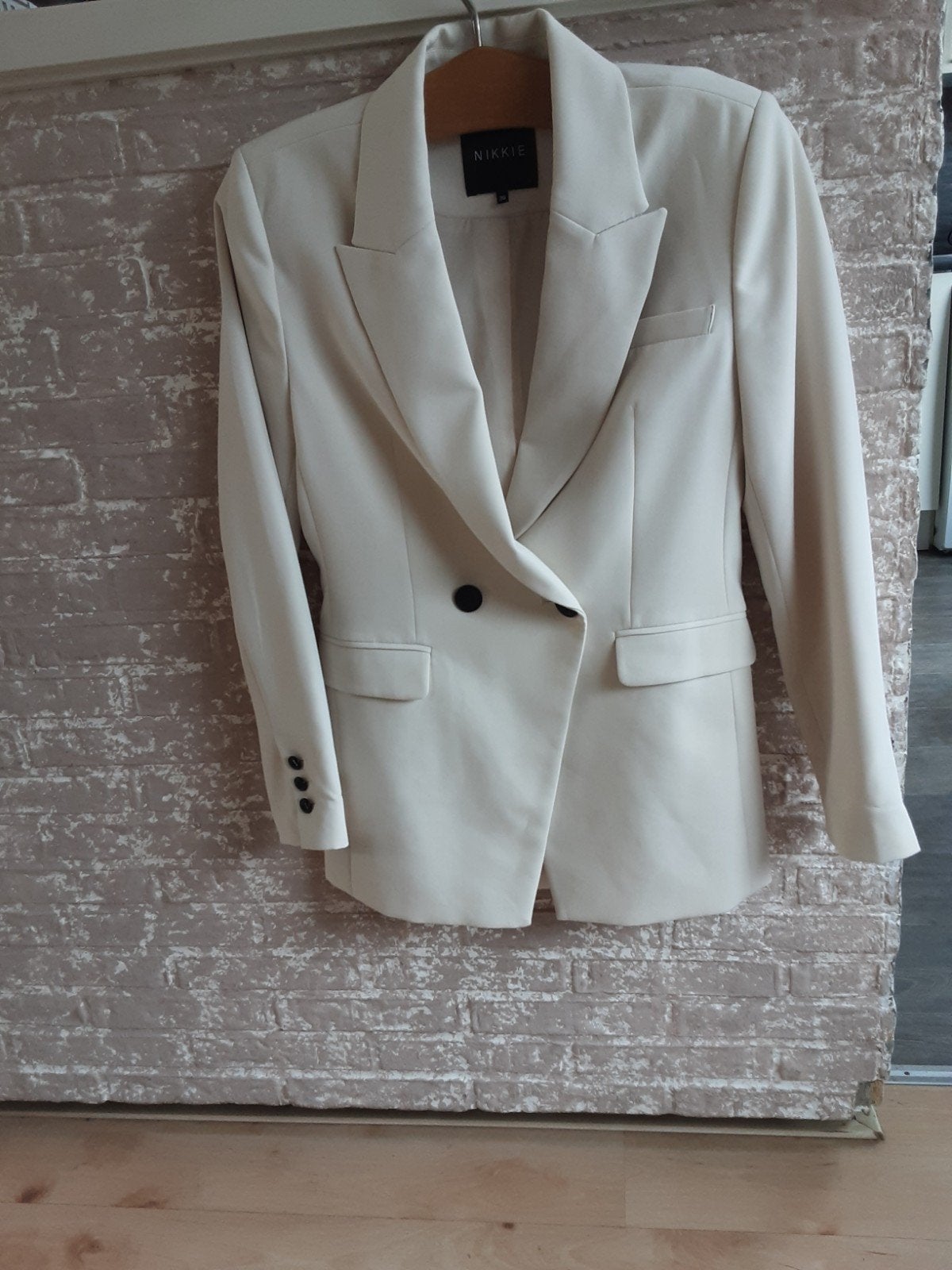 te koop:Nikkie blazer maat 36, zo goed als nieuw, Kleding | Dames, Beige, Ophalen of Verzenden, Zo goed als nieuw, Nikkie