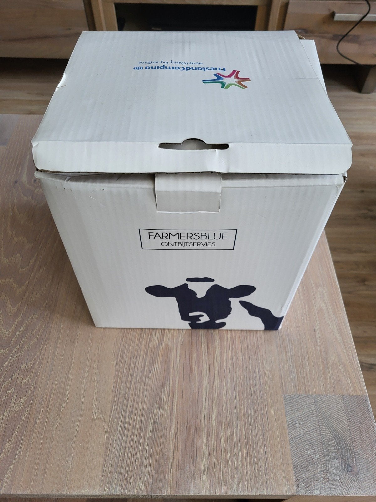 FrieslandCampina servies, Huis en Inrichting, Keuken | Servies, Ophalen, Nieuw, Compleet servies