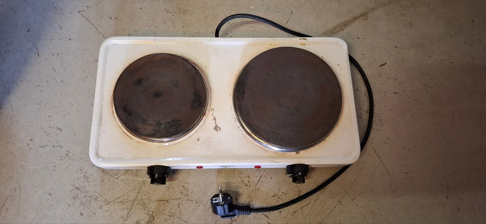 Elektrisch 2-pits fornuis - Gebruikt maar goed, Ophalen of Verzenden, Gebruikt, Elektrisch, 3 kookzones of minder