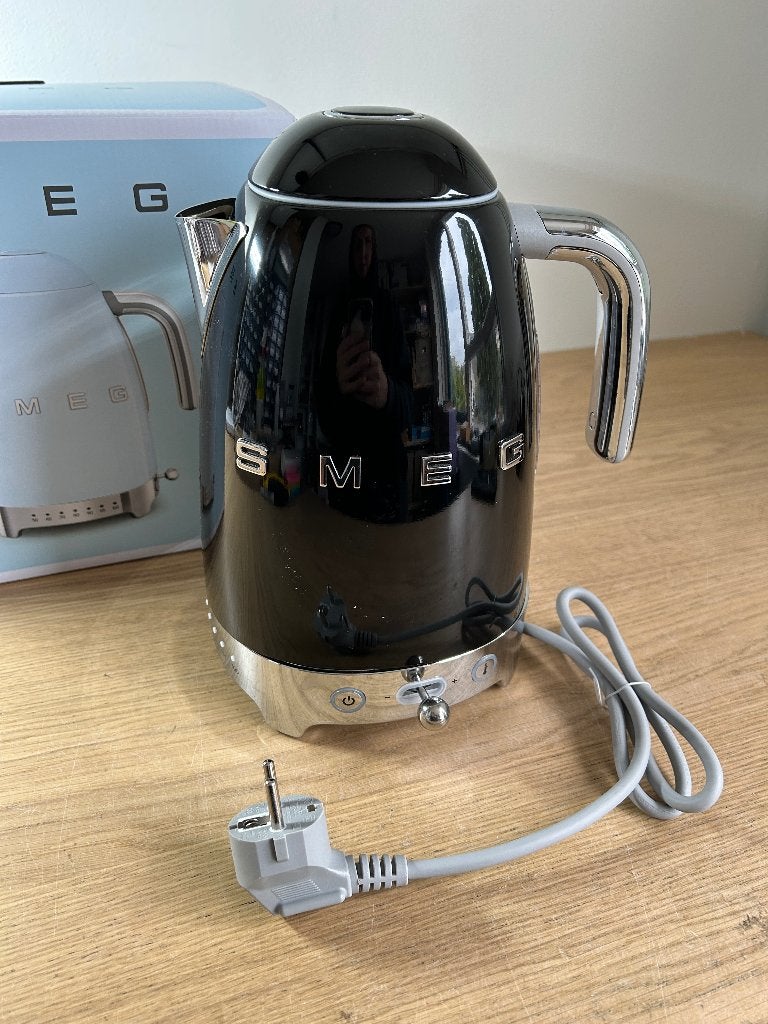 SMEG Waterkoker Zwart | 7 Temperaturen, 1 tot 2 liter, Ophalen of Verzenden, Zo goed als nieuw