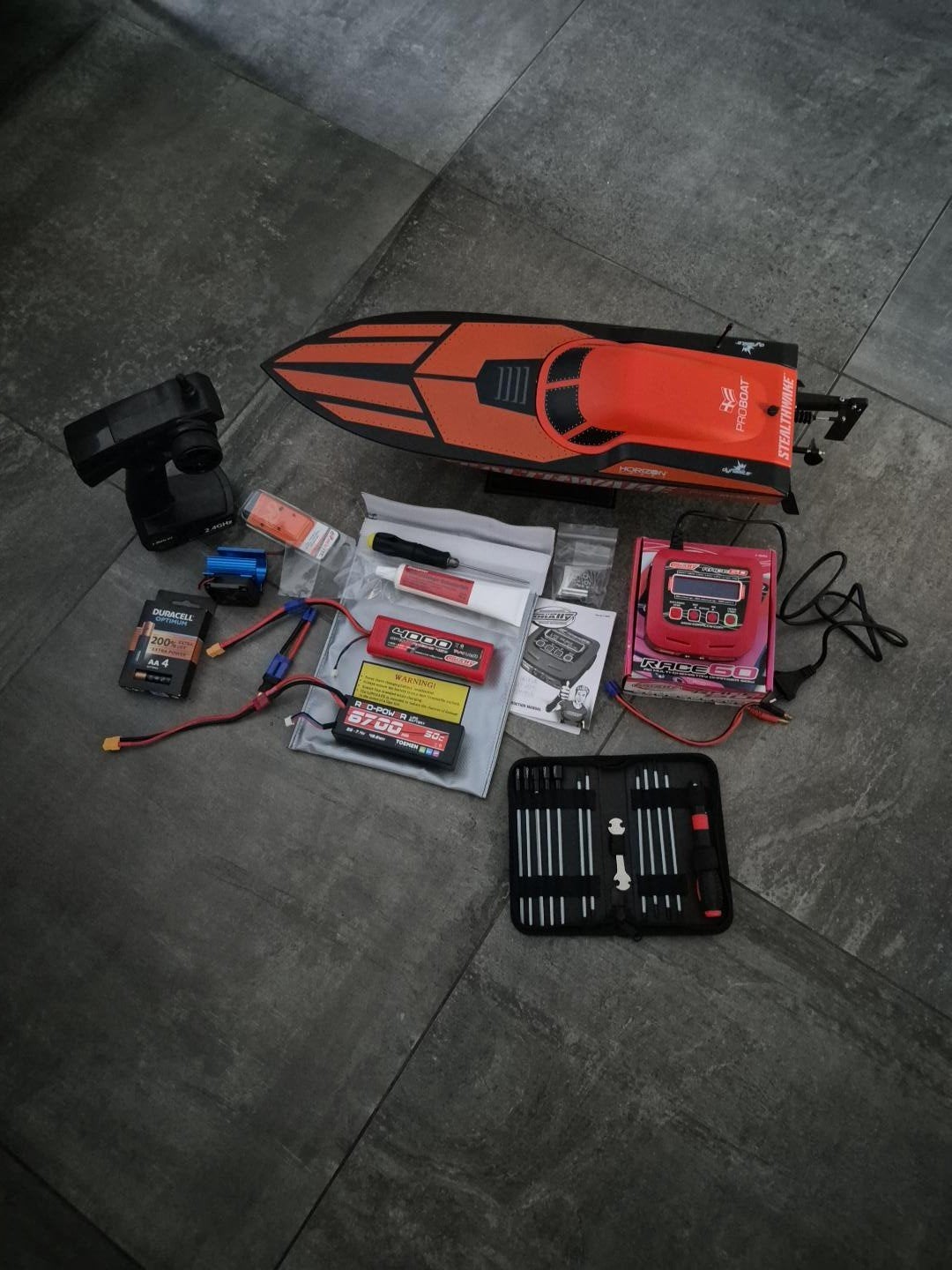 pro boot stealthwake 23 compleet, Hobby en Vrije tijd, Ophalen of Verzenden, Zo goed als nieuw, Groter dan 1:32, Overige merken