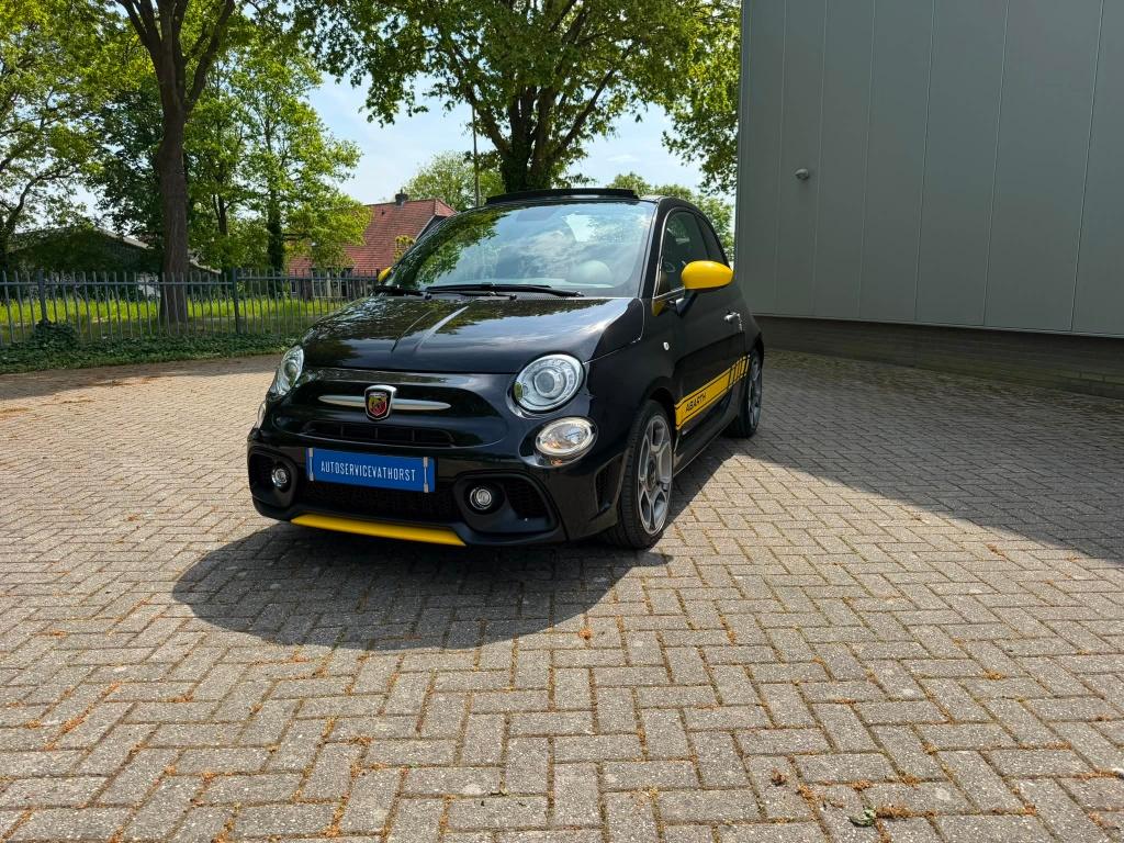 Fiat 500 1.4 T-jet Abarth 595 107KW 2021 Zwart cabrio, Auto's, Voorwielaandrijving, 145 pk, 4 cilinders, 4 stoelen