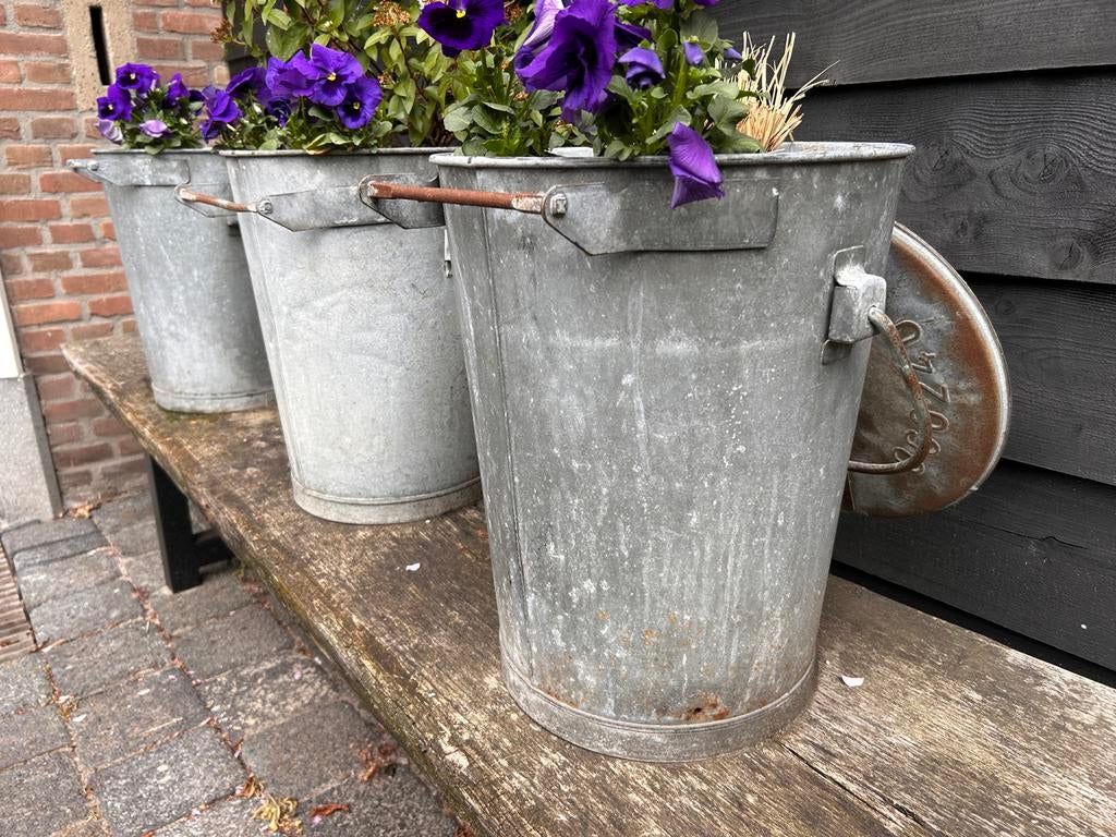 Vintage Zinken Vuilnisemmer - Perfect als Bloempot, Tuin en Terras, Bloempotten, Gebruikt, Metaal, Balkon, 40 tot 70 cm, 25 tot 40 cm