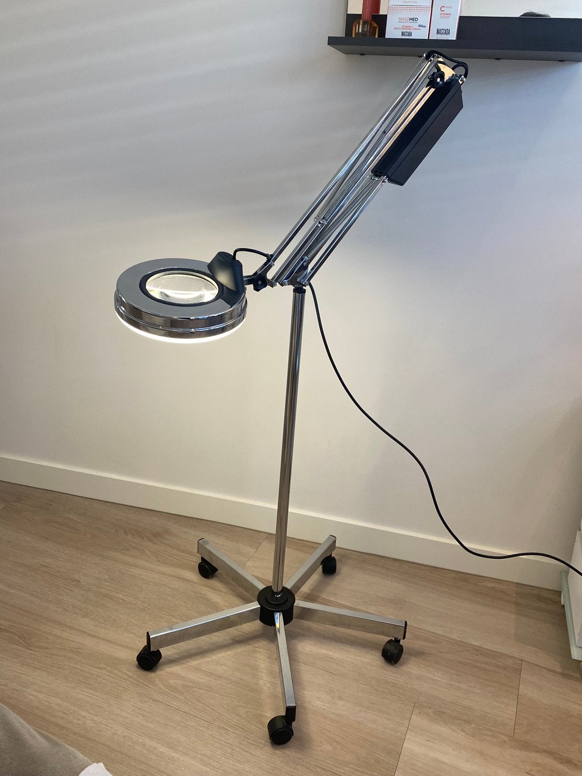 Loupelamp staande, Ophalen, Zo goed als nieuw, Vergrootglas of Loep