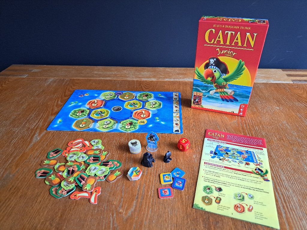 Spel Catan Junior (compact) 6+, Hobby en Vrije tijd, Gezelschapsspellen | Bordspellen, Gebruikt, Ophalen of Verzenden, Een of twee spelers