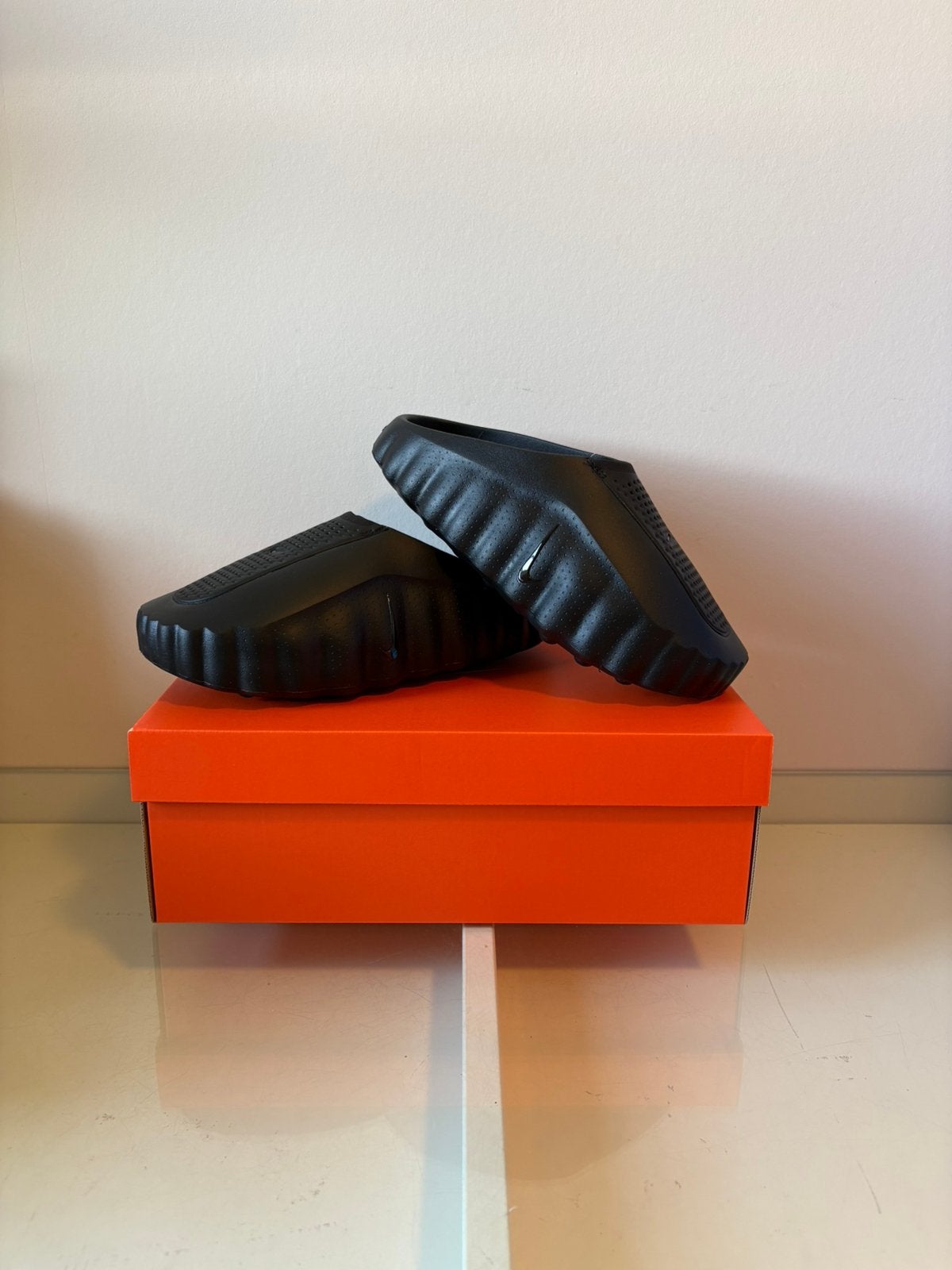 Nike Mind 001 “ Triple Black “ Maat 47,5, Kleding | Heren, Schoenen, Slippers, Zwart, Nieuw, Ophalen of Verzenden