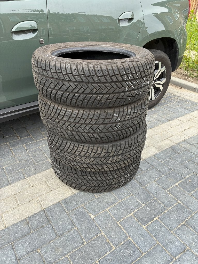 4x Vredestein winterbanden 215/60 R17 DOT 4023 - nette staat, Auto-onderdelen, Banden en Velgen, Ophalen, 17 inch, Winterbanden