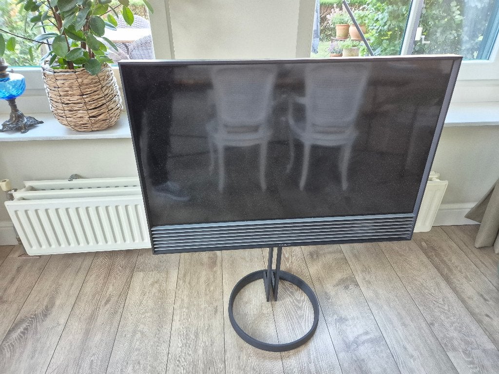 B&O Horizon 40 (Defect) + standaard en Beo Remote One, LCD, 100 Hz, 4k (UHD), Smart TV