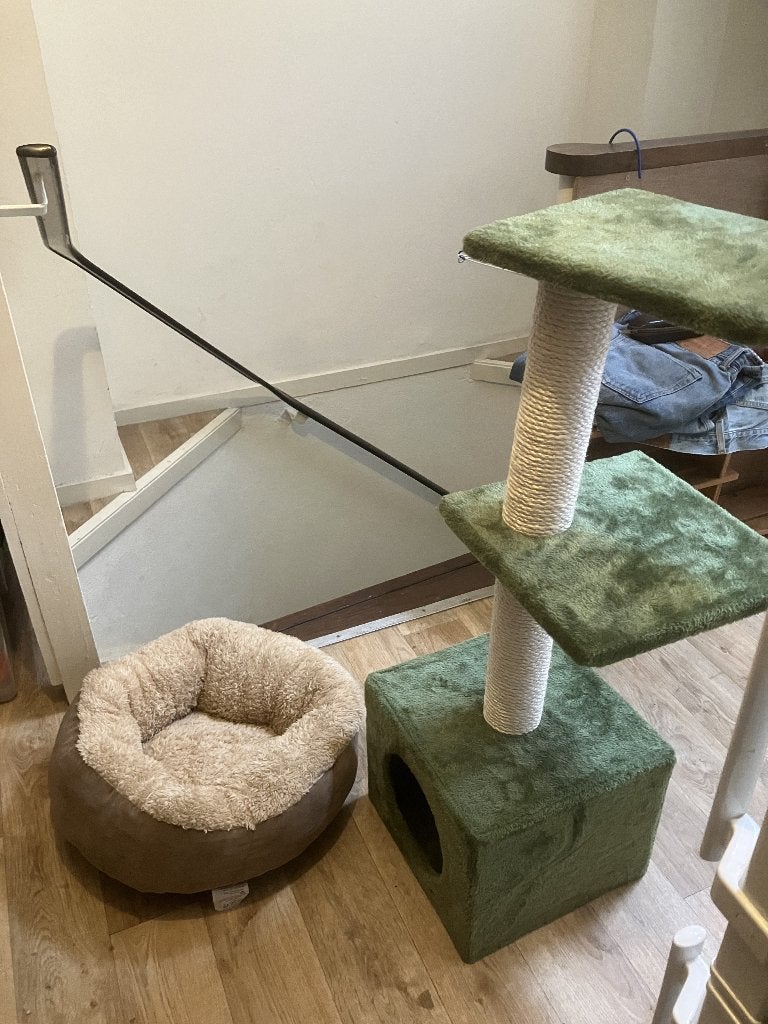Krabpaal en mandje kat, Dieren en Toebehoren, Ophalen, Zo goed als nieuw, Krabpaal
