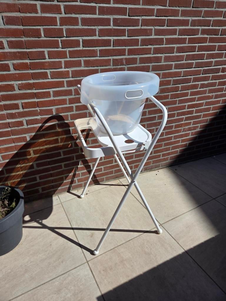 Tummy Tub met standaard en bébé-jou badzitje, Ophalen, Gebruikt, Tummy Tub, Bébé-jou