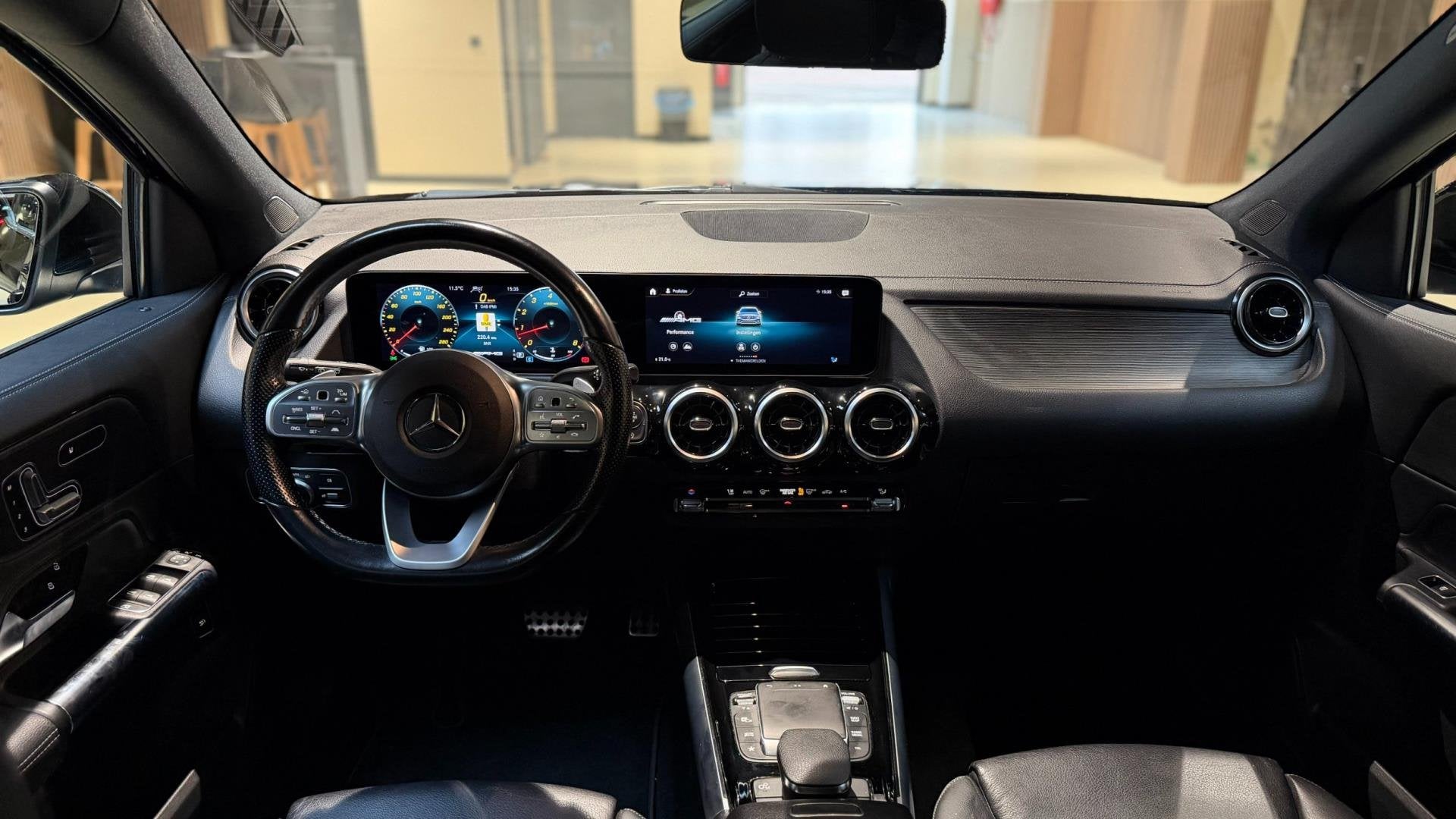Mercedes-Benz GLA-klasse AMG 35 4Matic Pano|Memory|Camera|St, Auto's, Automaat, 4 cilinders, Zwart, Bedrijf