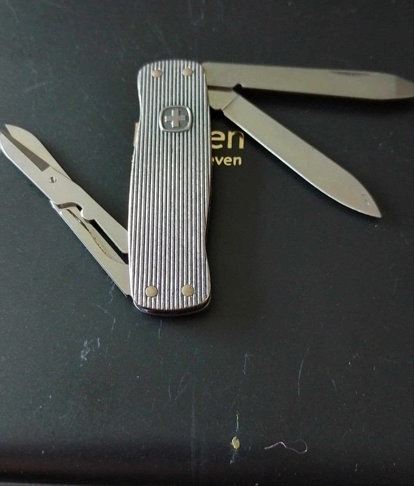 Wenger Victorinox Zakmes - Zwitsers Officieel Mes, Ophalen of Verzenden, Zo goed als nieuw