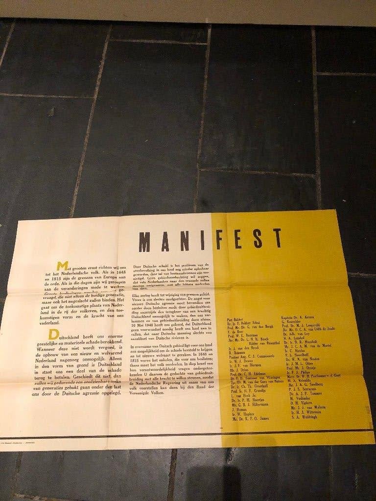 1945 Annexatie. Groot affiche (53 x 80 cm) met manifest, Verzenden, Overige onderwerpen, Tweede Wereldoorlog, Gelezen