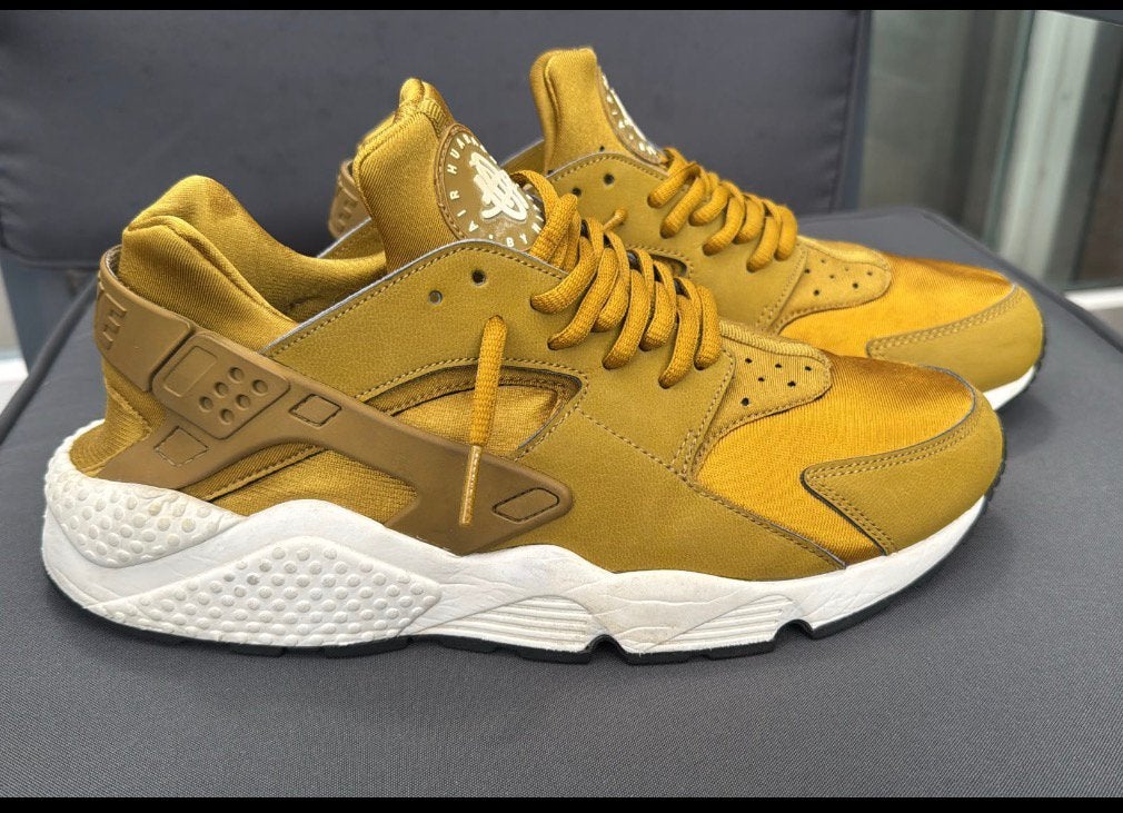 Nike Air Huarache Bronzine sneakers Bronzine Sail 44,5, Ophalen of Verzenden, Zo goed als nieuw, Overige kleuren, Sneakers of Gympen
