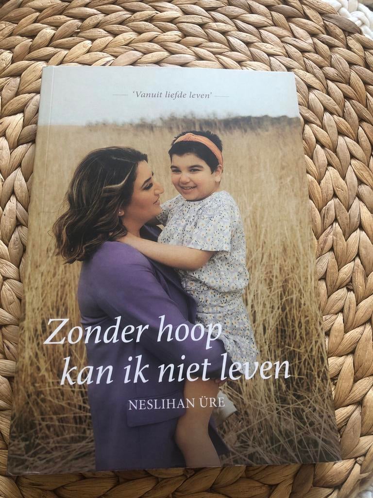 Zonder hoop kan ik niet leven - Neslihan Üre, Boeken, Ophalen of Verzenden, Zo goed als nieuw, Overige