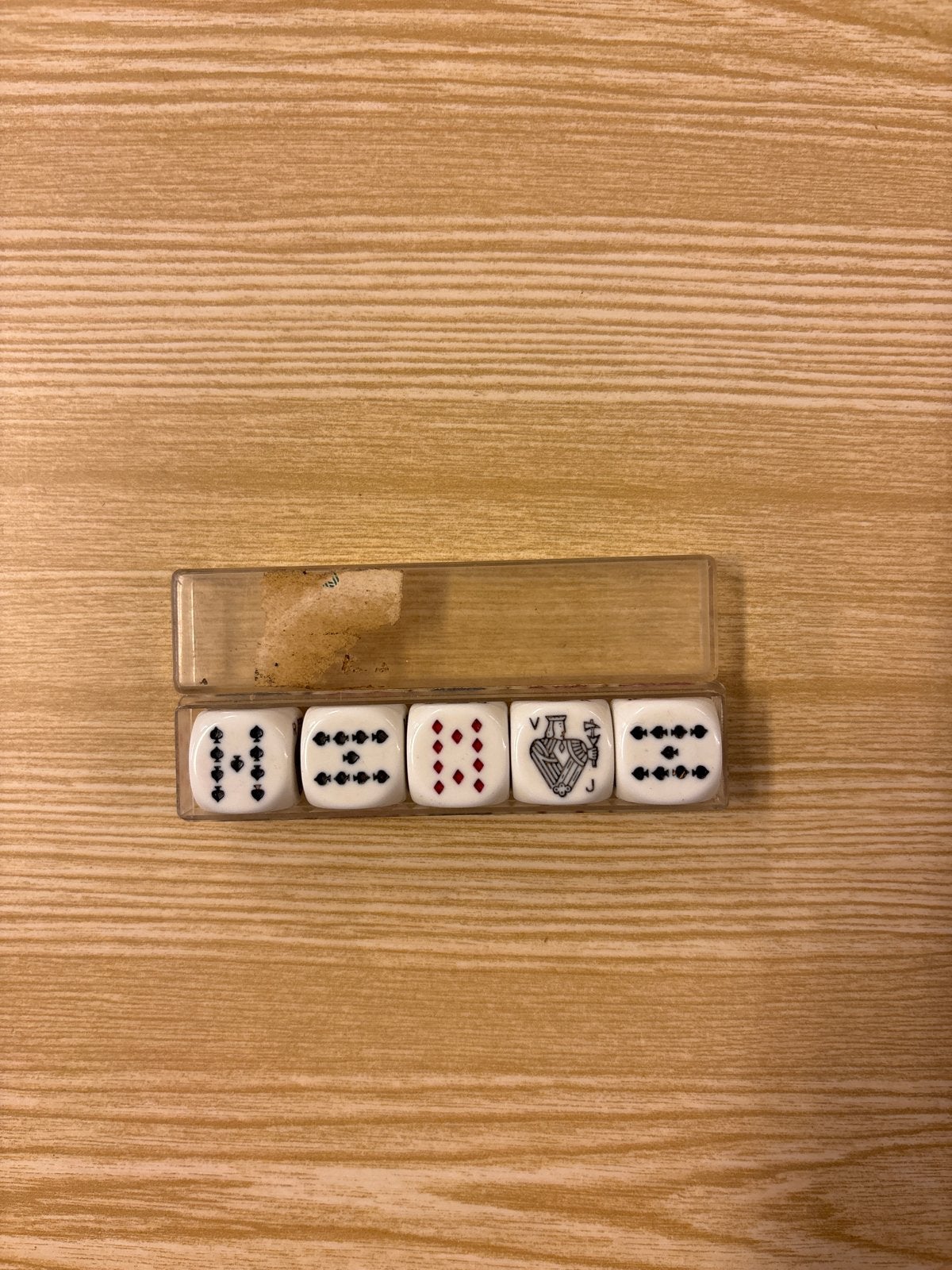 Set van 5 dobbelstenen met speelkaartsymbolen, Hobby en Vrije tijd, Gezelschapsspellen | Overige, Ophalen of Verzenden, Gebruikt
