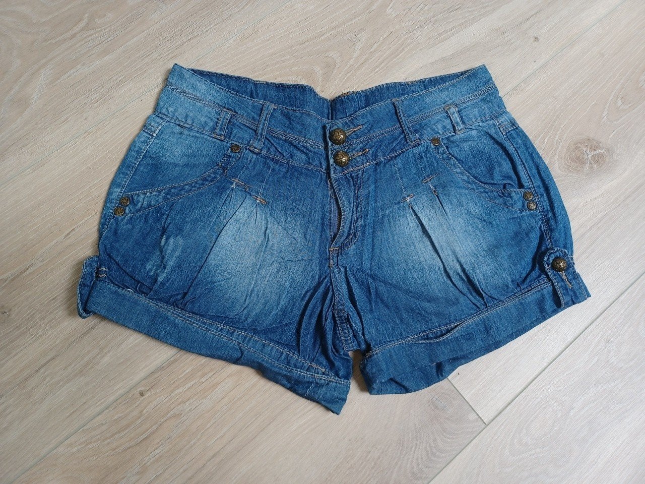 Blauwe korte denim / spijkerbroek Primark - maat XS, Ophalen of Verzenden, W27 (confectie 34) of kleiner, Gedragen, Primark