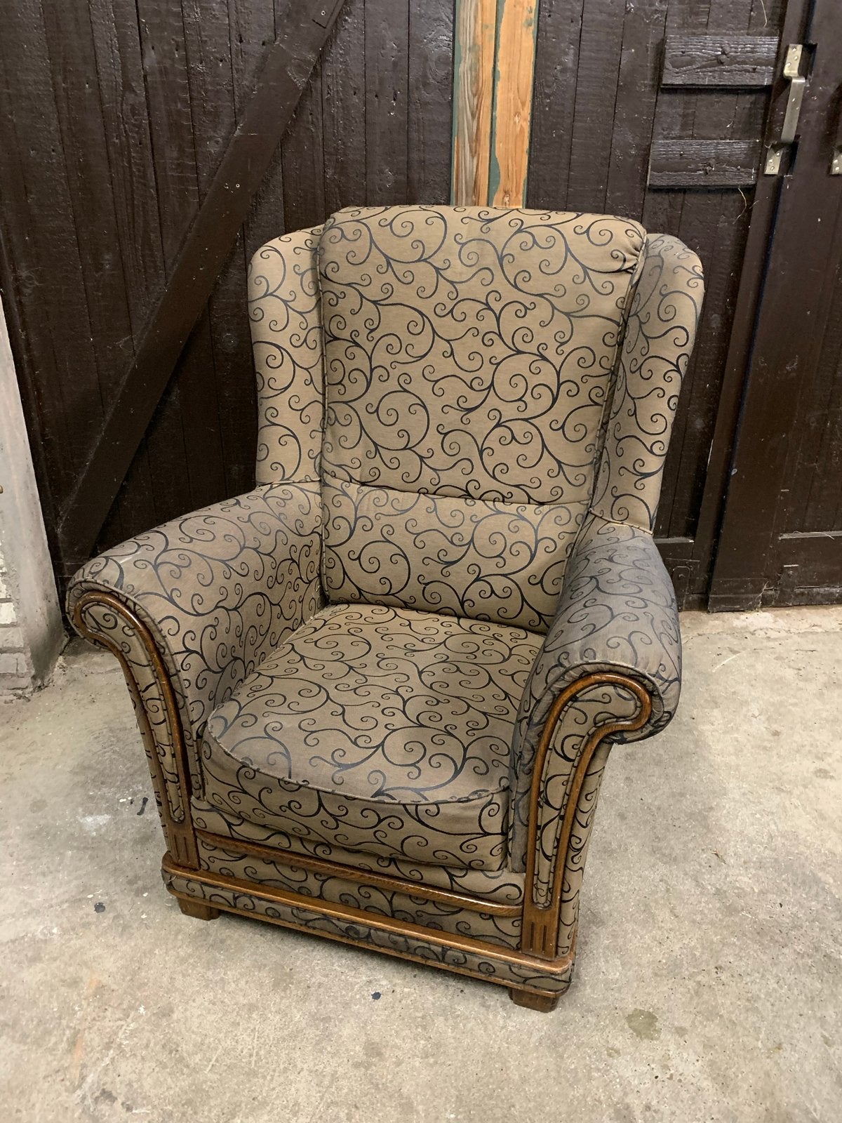 Vintage oorfauteuil met Frans design, Ophalen, Gebruikt, Hout, 75 tot 100 cm