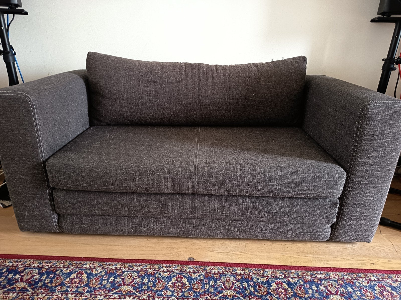 GRATIS Slaapbankje 145b, 70d , 61h, Huis en Inrichting, Banken | Bankstellen, Ophalen, Gebruikt, Stof, Minder dan 150 cm