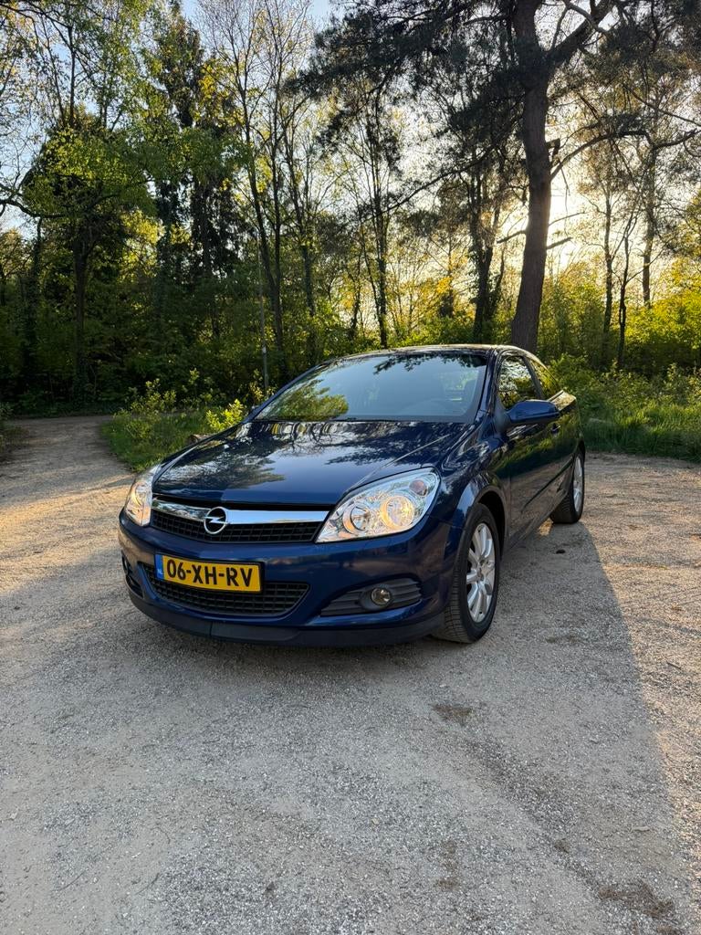 Opel Astra 1.6 16V GTC Easytronic Sport, Euro 5, Stof, 625 kg, 4 cilinders