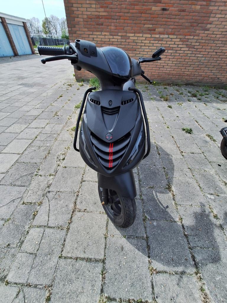 Piaggio Zip iGET 2020 - Compleet met accessoires, Fietsen en Brommers, Maximaal 45 km/u, Zip, Ophalen of Verzenden, Zo goed als nieuw