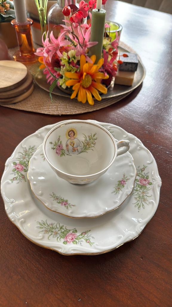 1ste communie  compleet 56 jaar oud 🌸, Antiek en Kunst, Antiek | Servies compleet, Ophalen of Verzenden