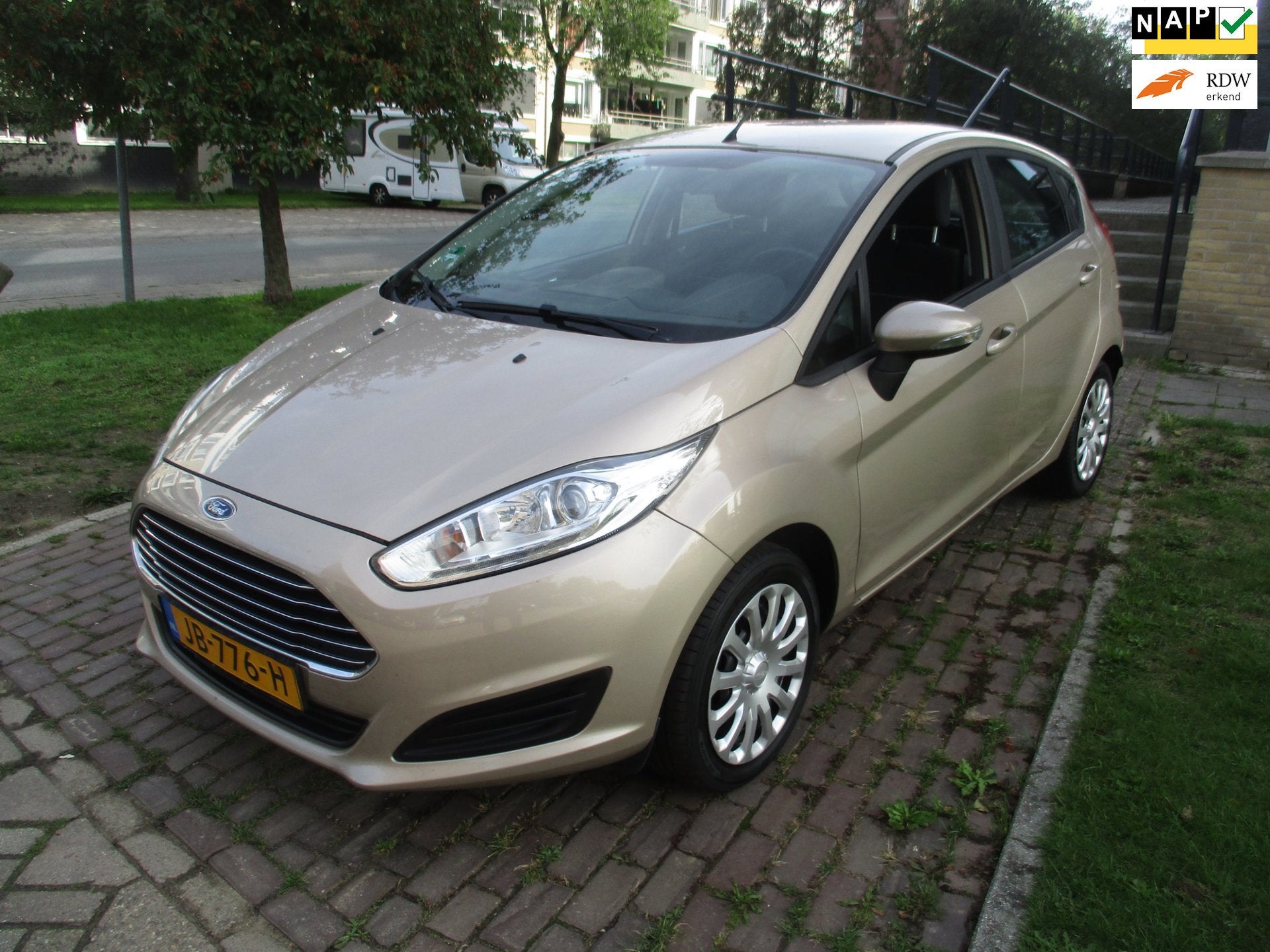 Ford Fiesta 1.0 Style//MET EEN NIEUWE DISTRIBUTIE RIEM//, Dealer onderhouden, Euro 6, 525 kg, Bruin