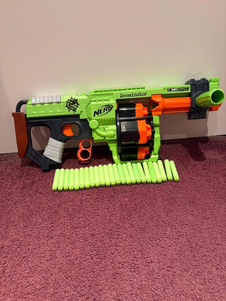 Nerf Zombie Strike Doominator, Kinderen en Baby's, Speelgoed | Buiten | Actiespeelgoed, Ophalen of Verzenden, Zo goed als nieuw