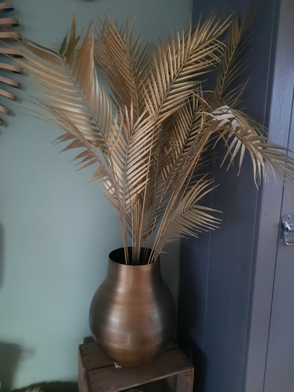 mooie vaas, 2 stuks,  met kunstpalm, Ophalen, Kunstplant, Zo goed als nieuw, Goud