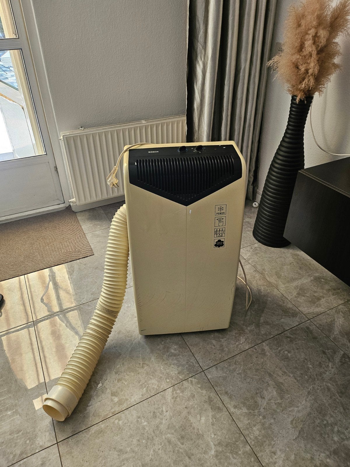 Mobiele airco Bosch REKM 210 - Koelt perfect!, Gebruikt, Minder dan 60 m³, 2 snelheden, Ophalen of Verzenden