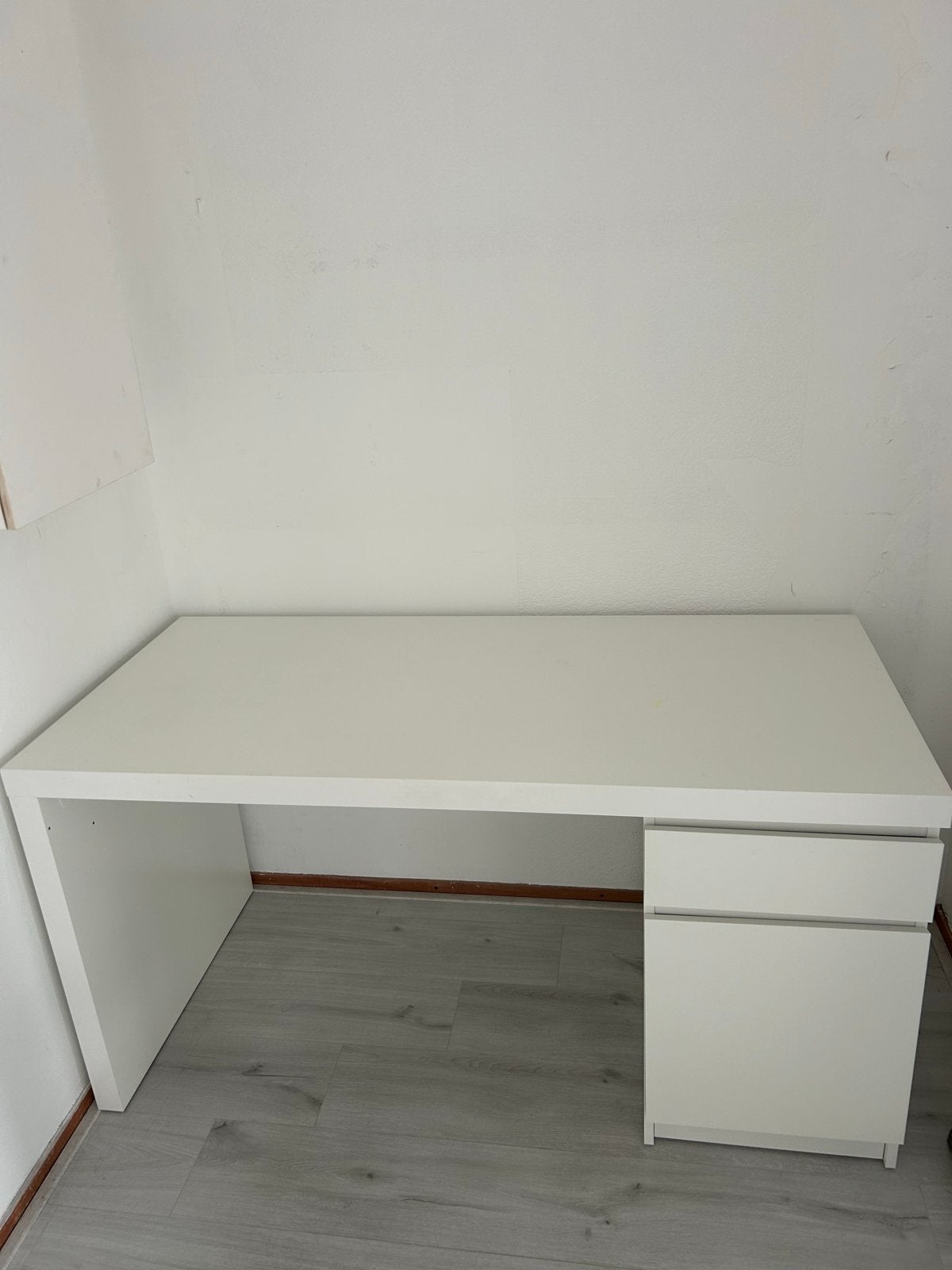 IKEA Malm bureau met lades - Wit, Ophalen, Met lades, Spaanplaat of MDF, Zo goed als nieuw