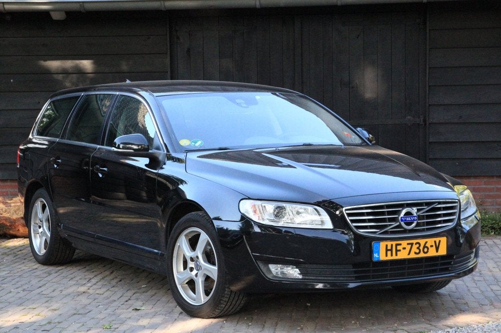 Volvo V70 2.0 D3 Classic Edition Xenon/Parkeersensor/Navigat, Voorwielaandrijving, 4 cilinders, Leder en Stof, Zwart