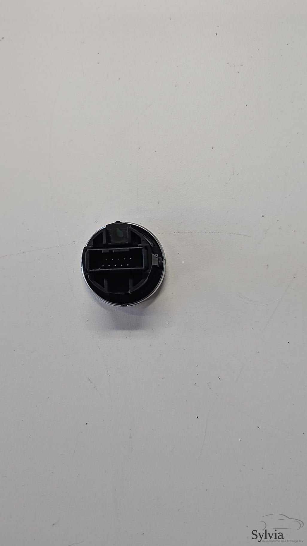 Foto 8 van Startstop schakelaar knop BMW 3-Serie E90 E91 E92 E93 X1 E84