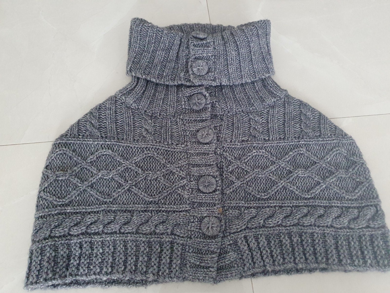 Promiss gebreide poncho/cape, maat S, zo goed als nieuw, Promiss, Ophalen of Verzenden, Zo goed als nieuw, Maat 36 (S)