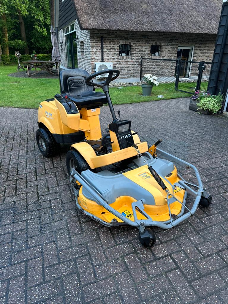 Stiga Park Comfort 18PK V-Twin | Hydrostaat | Combi Pro 110, Tuin en Terras, Zitmaaiers, Ophalen, Gebruikt, Mulchfunctie, Stiga park