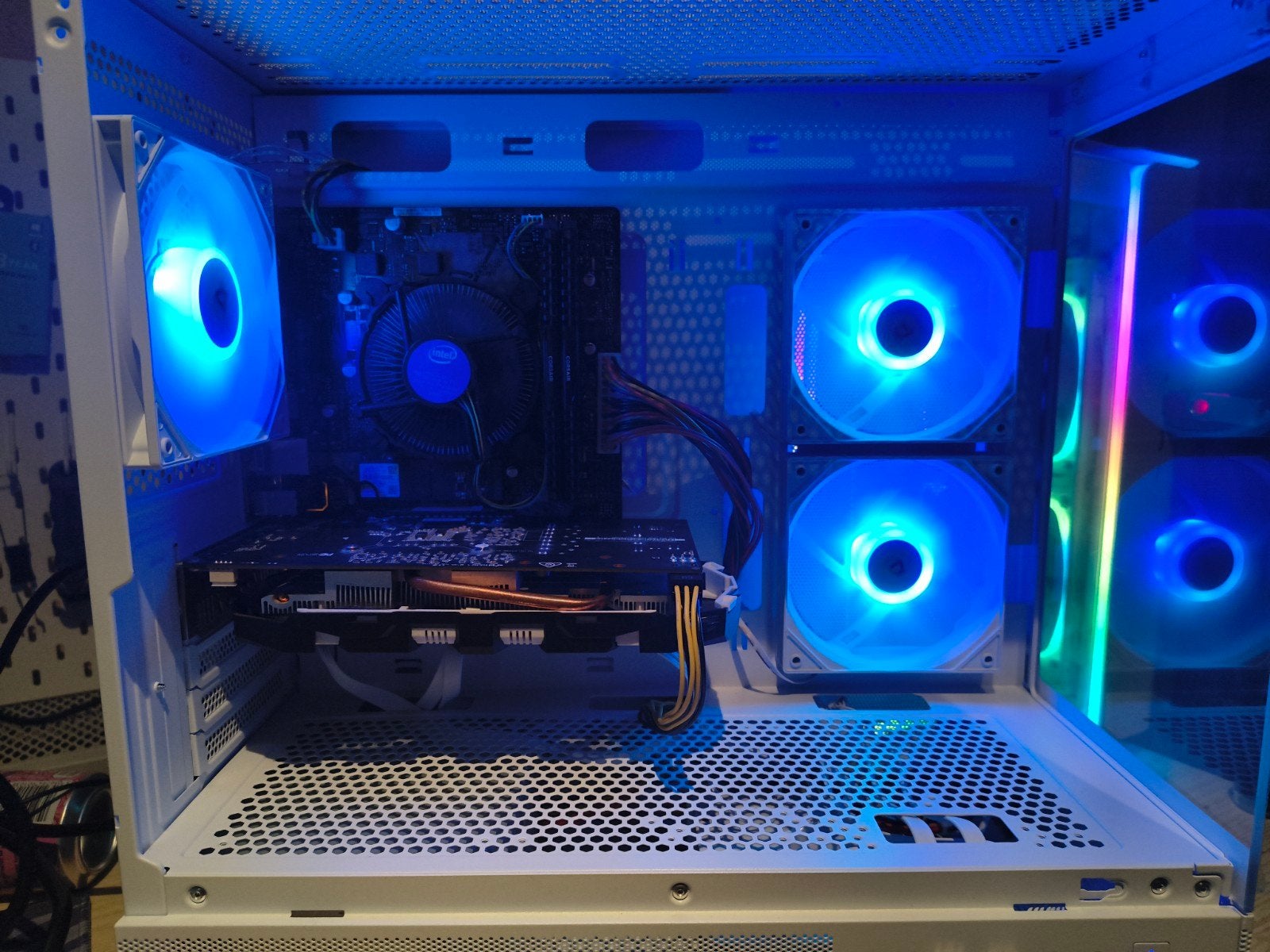 Krachtige RTX 2060 Gaming pc, Computers en Software, Intel Core i5 (9e generatie), Ophalen of Verzenden, Zo goed als nieuw, 256GB en 1TB