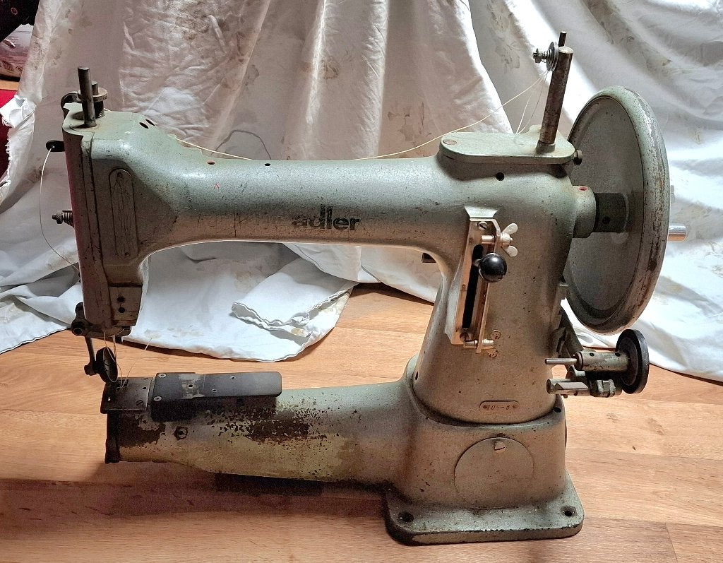 Adler 105-6 Naaimachine voor zwaar leer en werk, Hobby en Vrije tijd, Gebruikt, Naaimachine, Industrieel, Ophalen