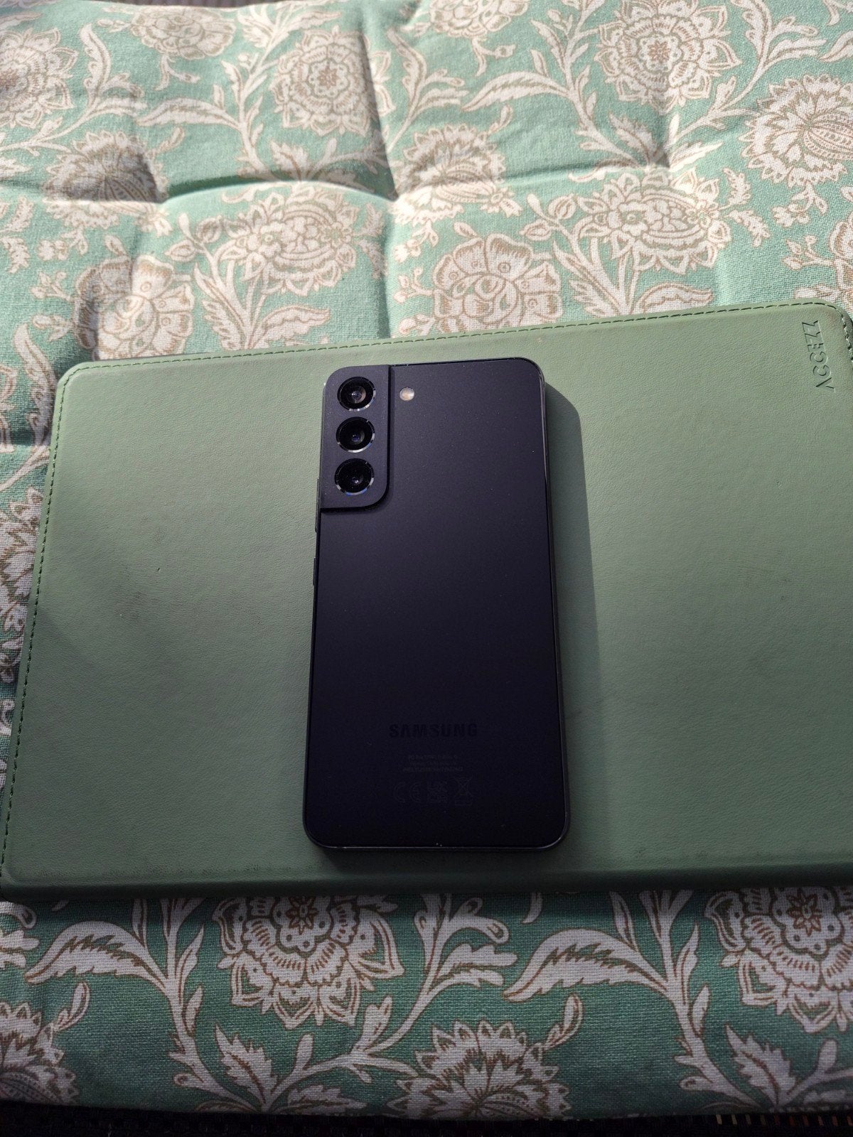 Foto 4 van Samsung Galaxy S22 - Zo goed als nieuw