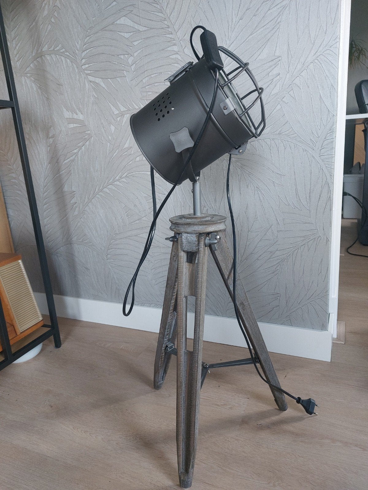 Industriële Vloerlamp / Spot op Houten Statief, Ophalen, Zo goed als nieuw, Minder dan 100 cm, Industrieel, Vintage