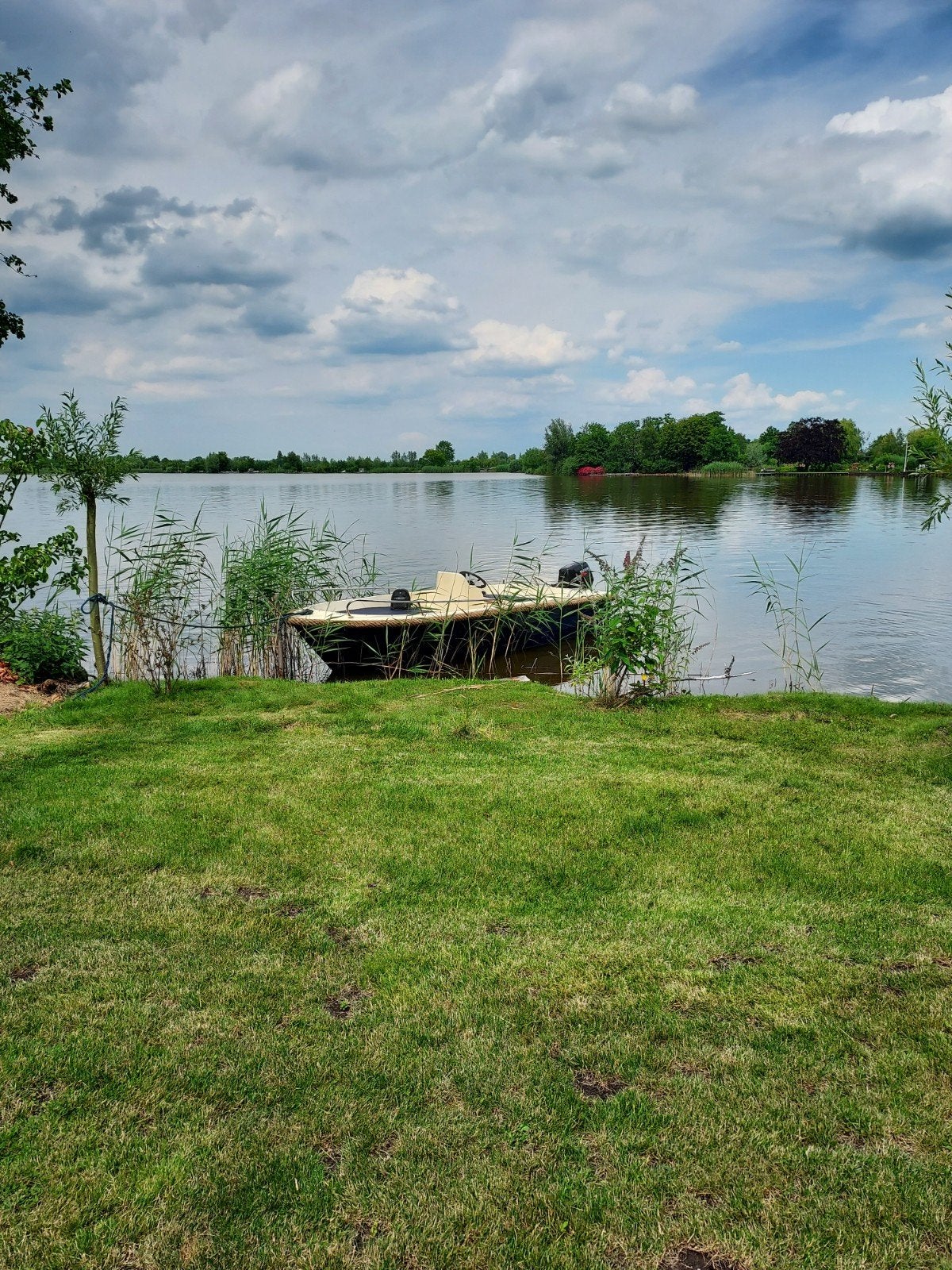 Te Huur/Koop prive eiland aan de Reeuwijkse Plassen, Huizen en Kamers