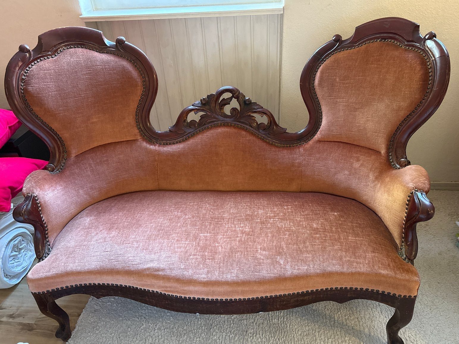 Antieke Loveseat / Bankje - Roze Velours & Houtsnijwerk, Ophalen