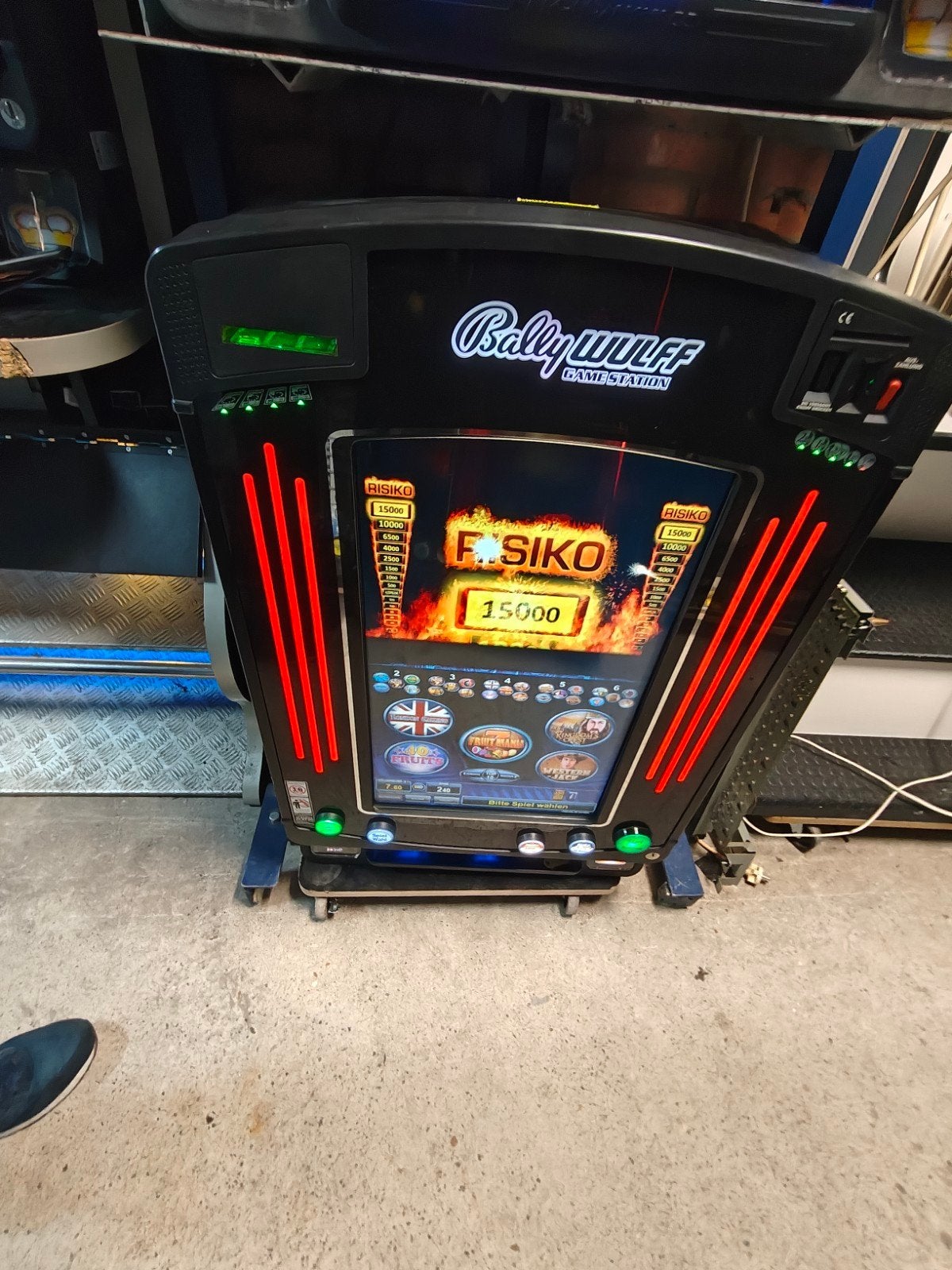 Bally wulff gokkast met veel opties!, Verzamelen, Euro, Ophalen, Zo goed als nieuw, Met sleutels