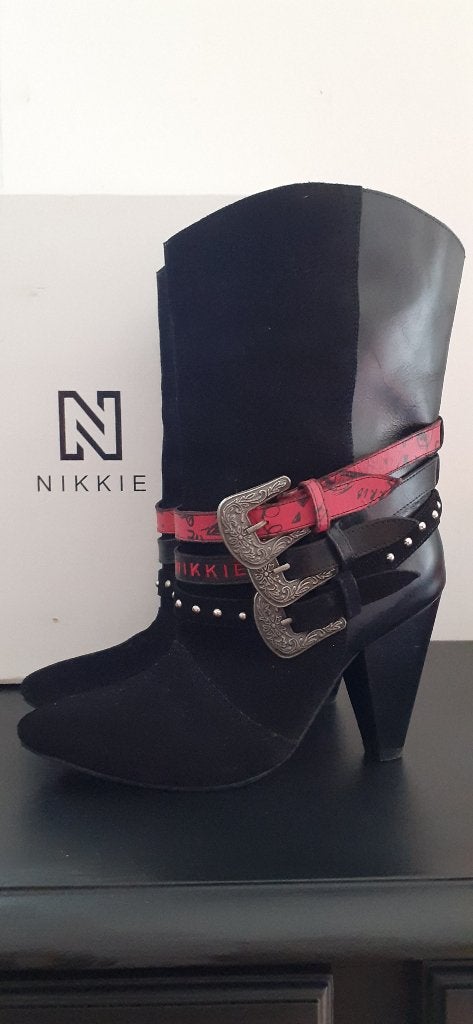 Enkel laarsjes van Nikkie Straps Ankle Boots zwart maat 38 !, Zwart, Lage of Enkellaarzen, Nieuw, Ophalen of Verzenden