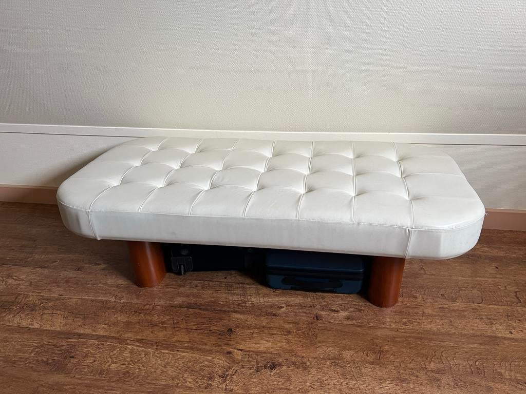 Wit bankje / voetenbankje voor slaapkamer of hal, Huis en Inrichting, Banken | Bankstellen, Ophalen, Gebruikt, Eenpersoons, Minder dan 75 cm