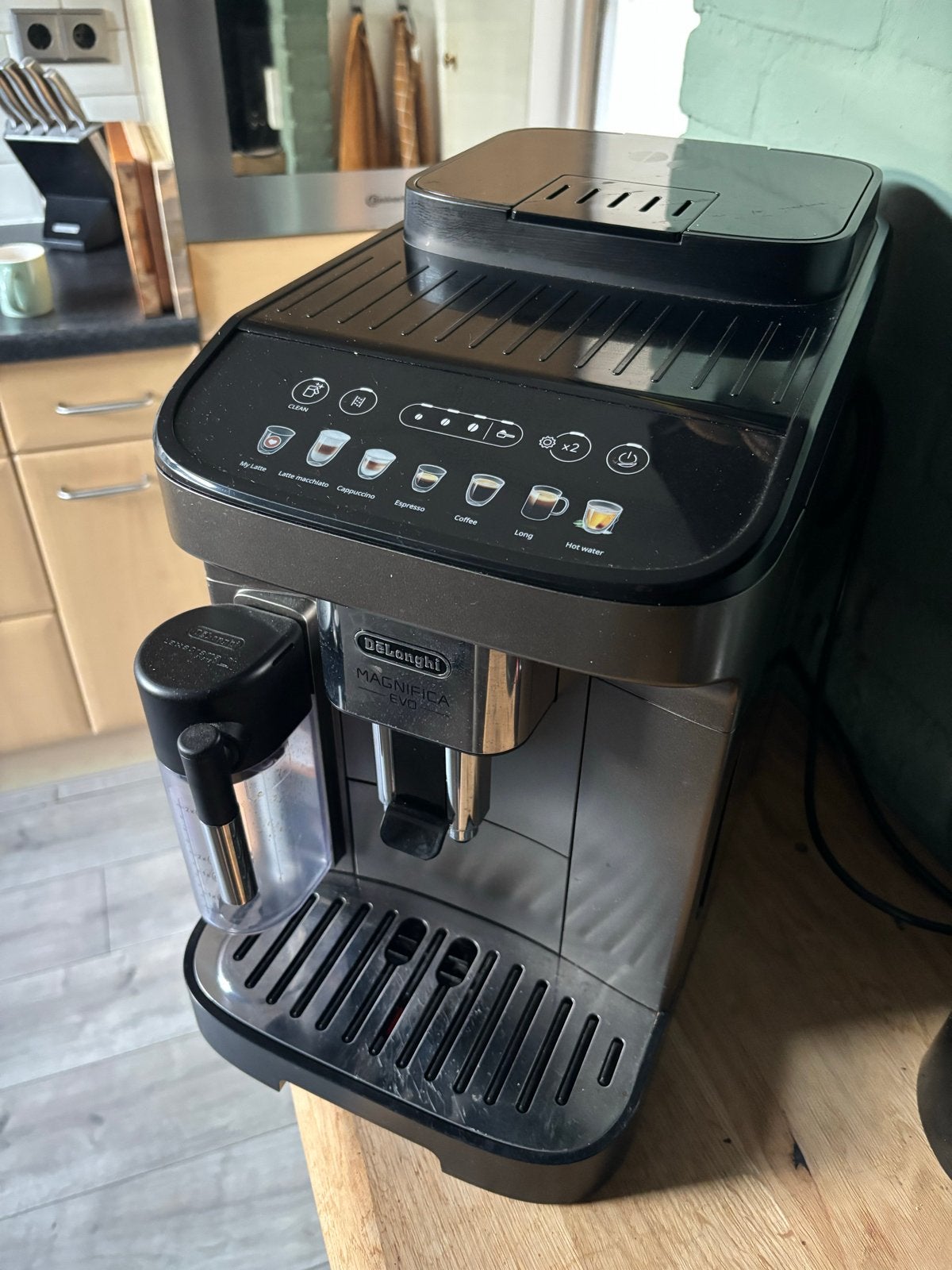 DeLonghi Magnifica Evo - Zo goed als nieuw, Ophalen, Zo goed als nieuw, Koffiemachine, Koffiebonen